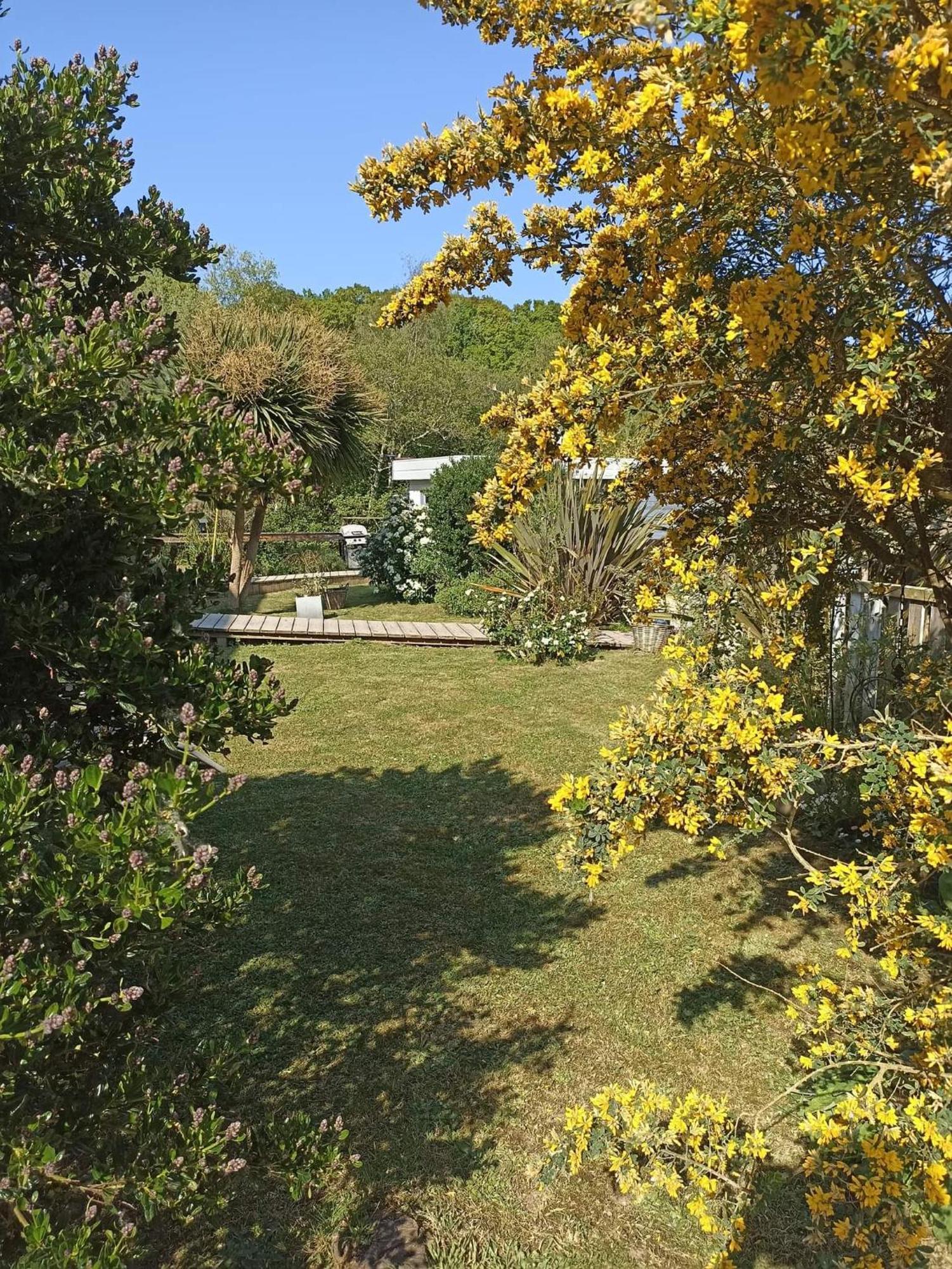 Lodge Avec Vue Sur La Riviere Lannion Exterior photo